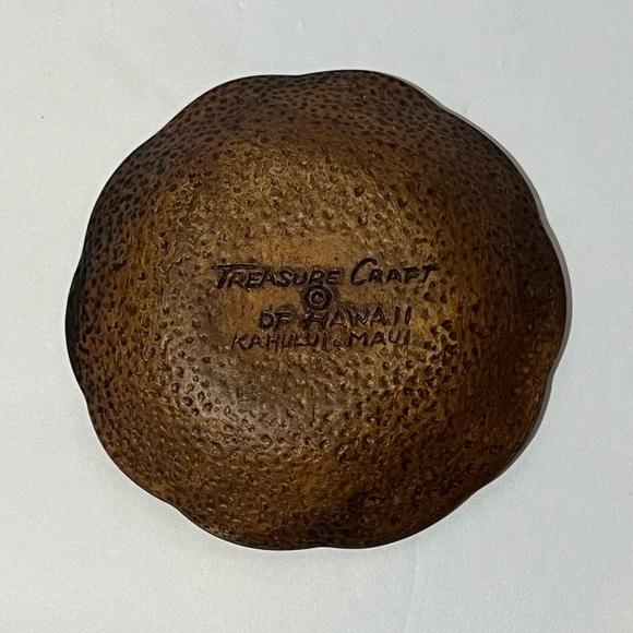 Vintage 1960’s Treasure Craft Maui Hawaii Yellow Souvenir Dish Bowl Ashtray - Picture 3 of 5